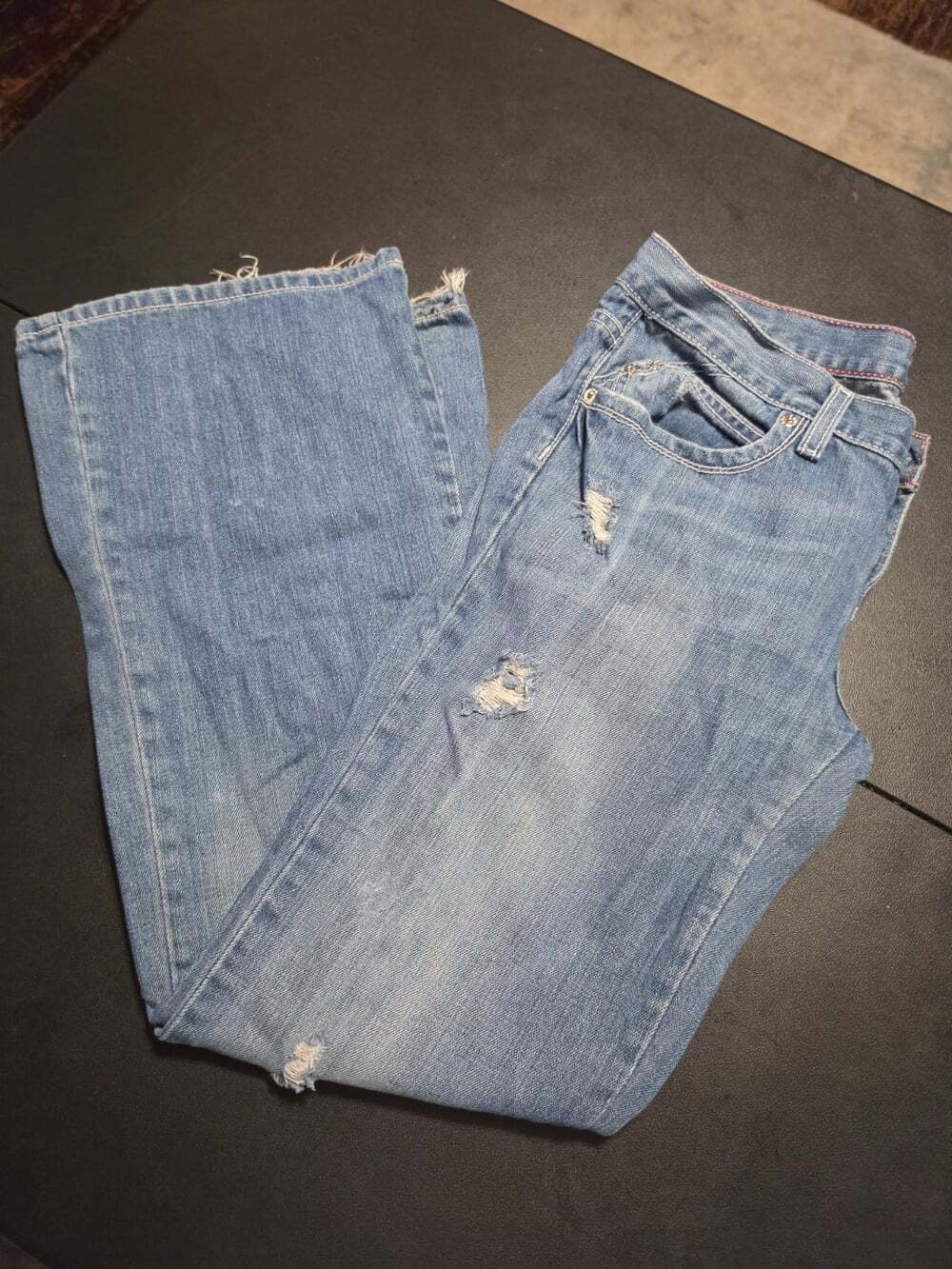 DKNY Jeans Women's Size 30 Light Wash Blue Straight Leg Distressed 5-Pocket